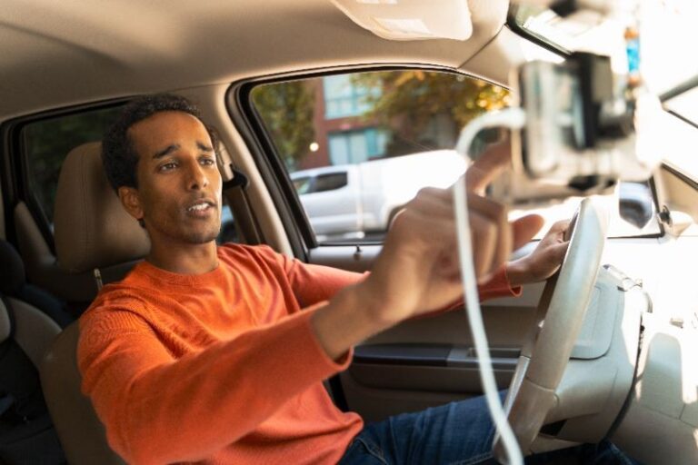 Distracted driver moments before accident in Philadelphia.jpg